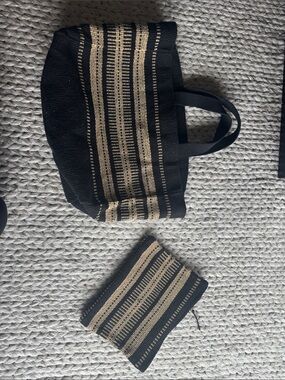 CLOSED Tote with Pouch